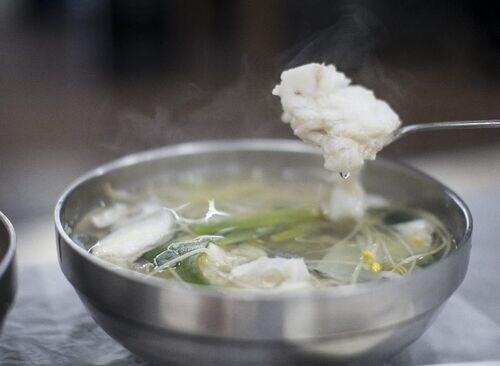 酒먹방] 시원한 국물맛 일품 동해안 '물곰탕' | 연합뉴스