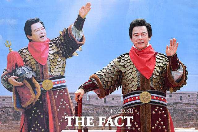 독특한 허경영의 대선 출마 퍼포먼스.