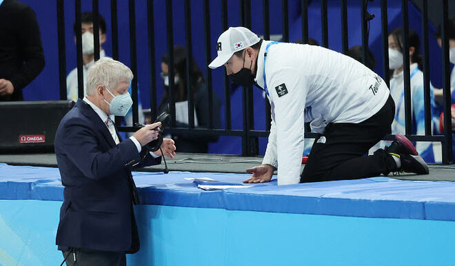 쇼트트랙 판정 논란 주인공은 영국 출신 피터 워스 심판