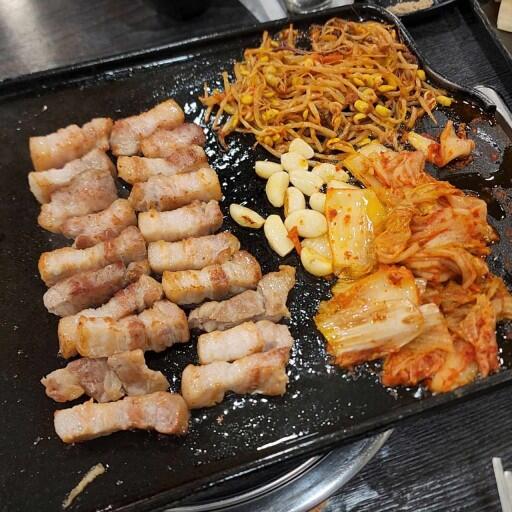 안양 수촌마을 강고집에서 한돈으로 소주 한 잔 합니다! - DPrime