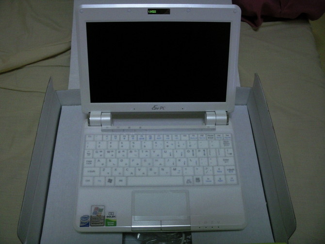 [지름자랑] Eee pc 901 왔습니다.