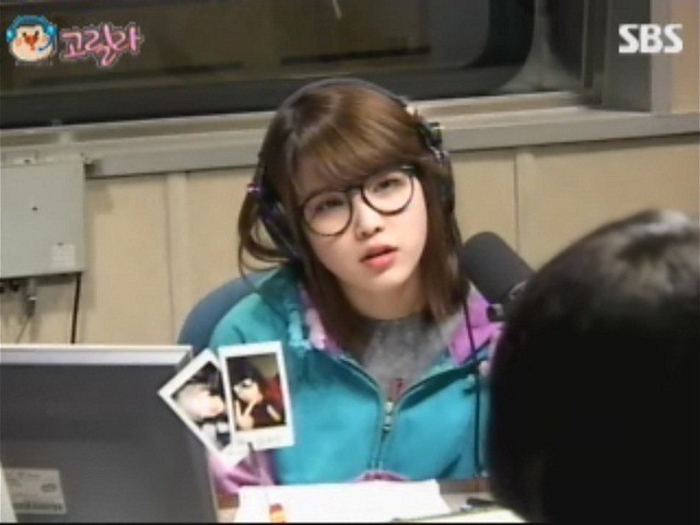 [사진] 안경 쓴 아이유를 보면...ㅡ,.ㅡ