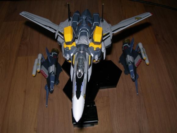 [완성작] VF-25 오즈마기 아머드 팩 완성샷 입니다