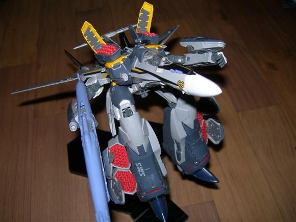 [완성작] VF-25 오즈마기 아머드 팩 완성샷 입니다