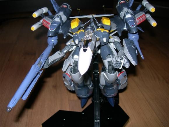 [완성작] VF-25 오즈마기 아머드 팩 완성샷 입니다