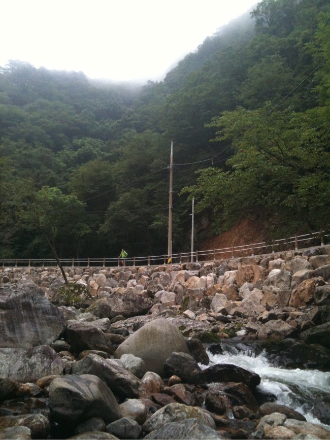 [DPⓘ] 미천골계곡에 발담그고 있습니다.