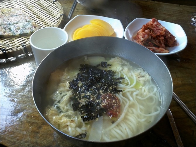 [영남대본관] 뒷편의 까치둥지 식당