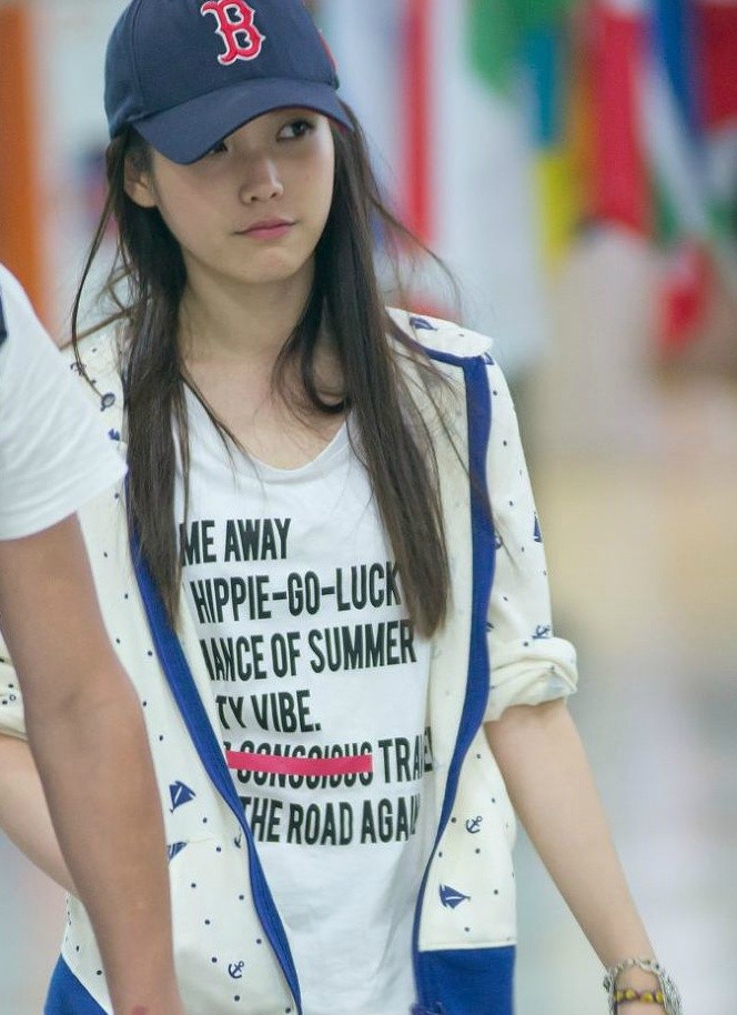 [사진] 똑같은 옷입은 아이유와 씨스타 효린