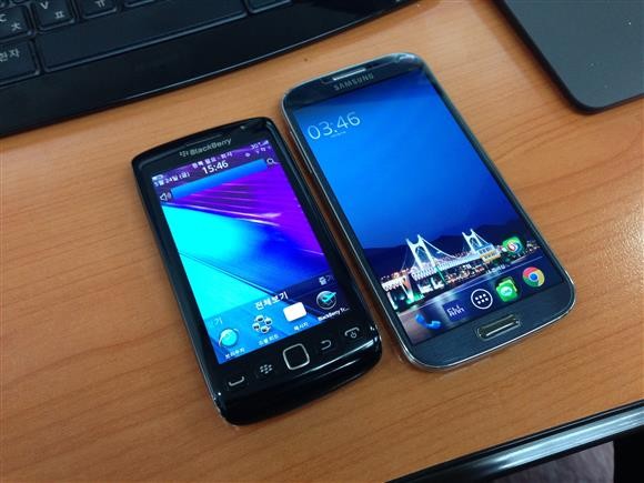 [스마트폰] 이쁜 쓰레기를 샀습니다