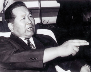 [간 단 히] 남재준을 못 내치는 이유