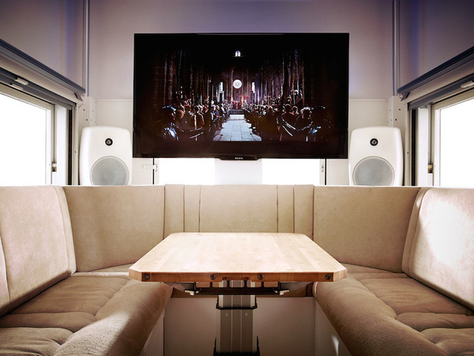 [잡담] 딸과 트럭에서 4년째 사는 남자