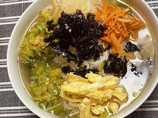[50억] 날도 꿀꿀해서 뜨끈한 잔치국수로 - DPrime