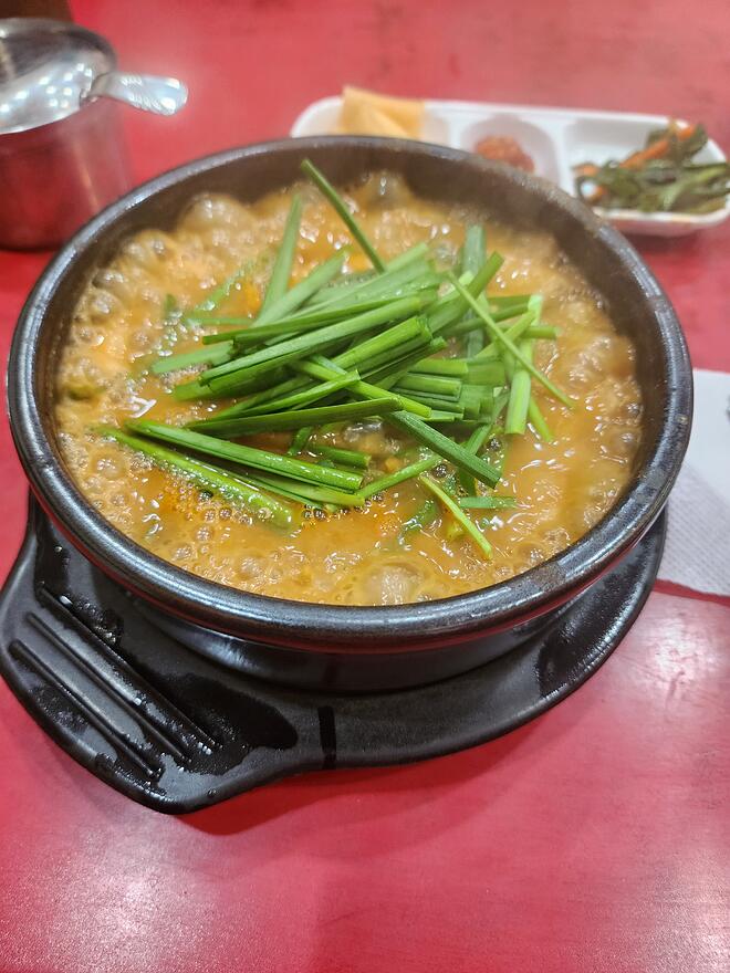 충북 영동군 용산면 동일민물식당에서 어탕국수로 해장합니다! - DPrime