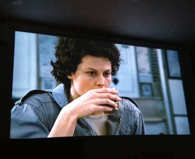 [질문] 프로젝터가 너무 사고싶어요. 어떤제품이 좋을까요?