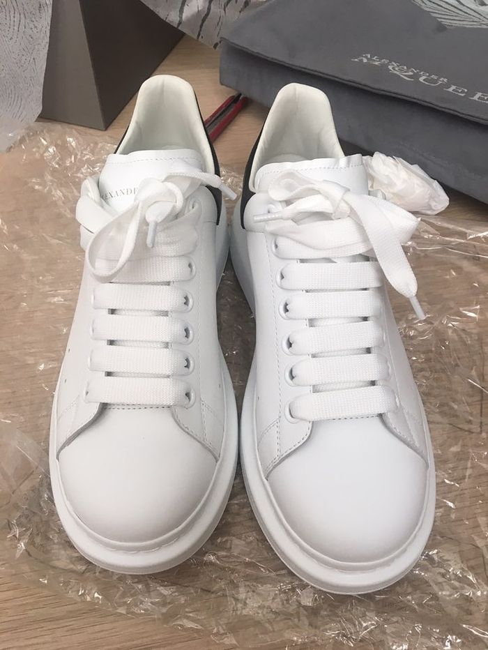 알렉산더 맥퀸 오버솔 정가품 문의드려요 ㅠㅠ 급합니다 ㅠㅠㅠ