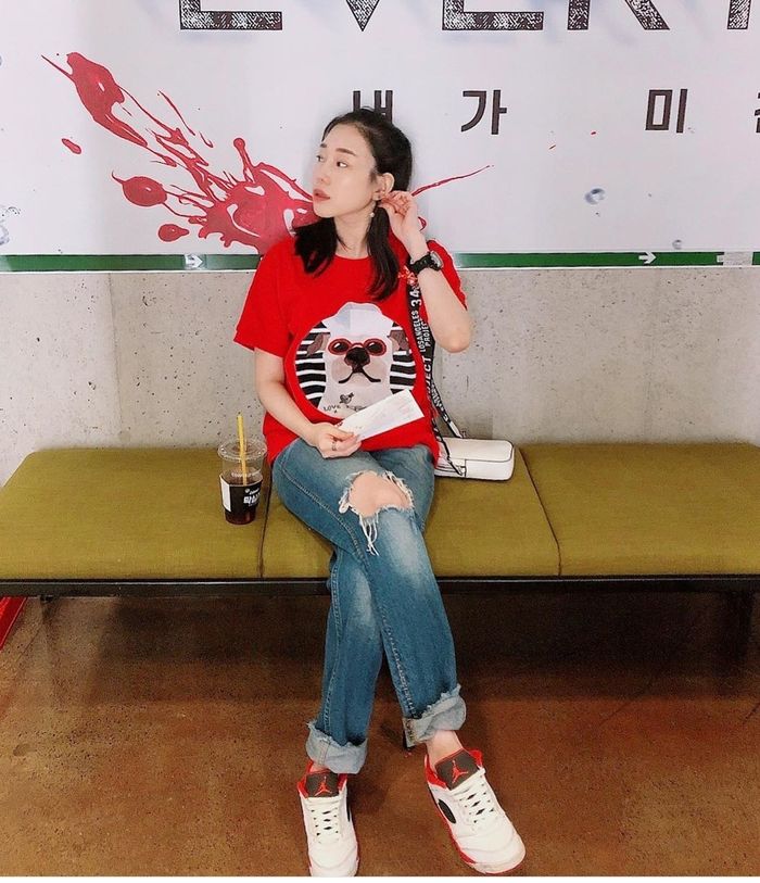 배우 이서이님 - 조던5로우 파이어레드 - 풋셀 커뮤니티