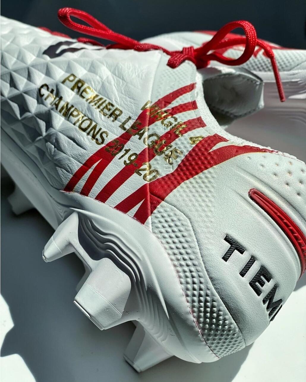30년만에 리버풀의 EPL우승을 기념하는 나이키의 특별한 축구화 - 풋셀 커뮤니티