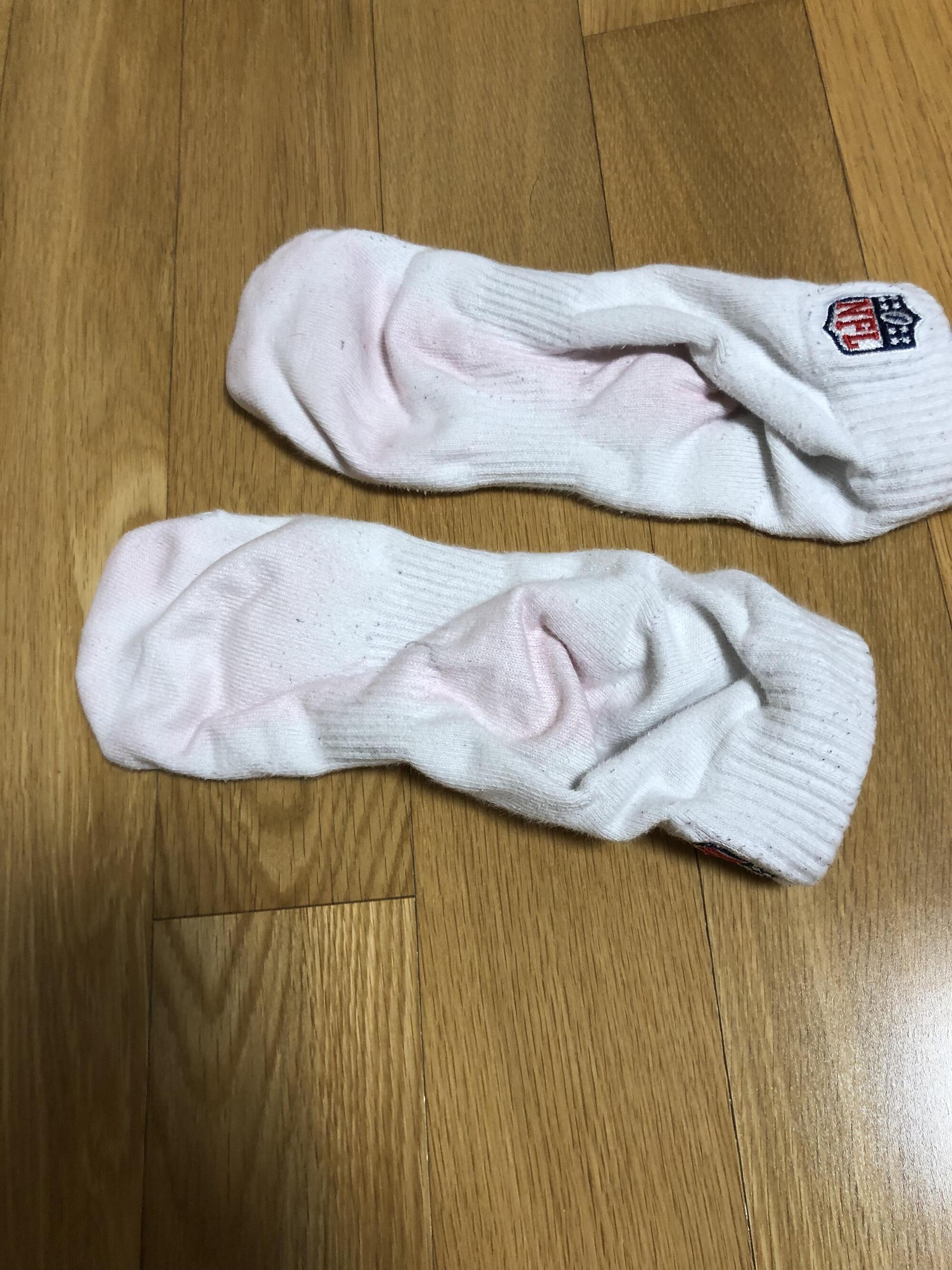 인솔이 빨간 신발을 흰양말을 신고 신은 최후 - 풋셀 커뮤니티