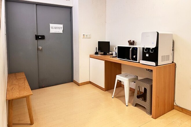 [홍대, 신촌] (큰방공실)초역세권, 인근 최저가(초특가 할인 진행중), 샤워실 완비, 숙식가능