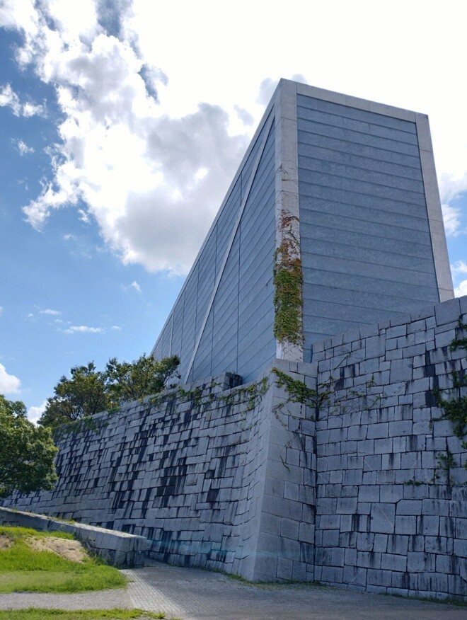 안도 다다오 건축물의 관람객 동선 - 사야마 이케 박물관