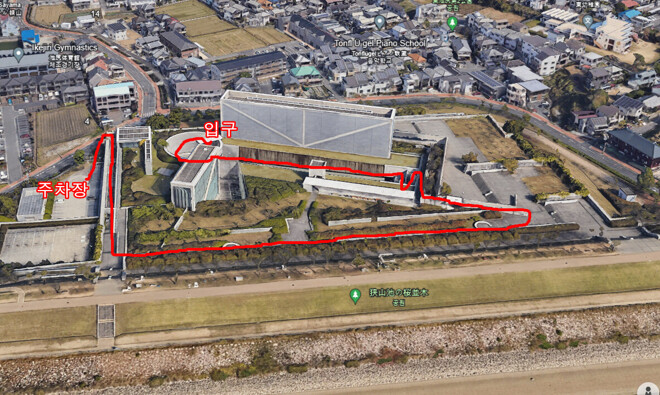 안도 다다오 건축물의 관람객 동선 - 사야마 이케 박물관