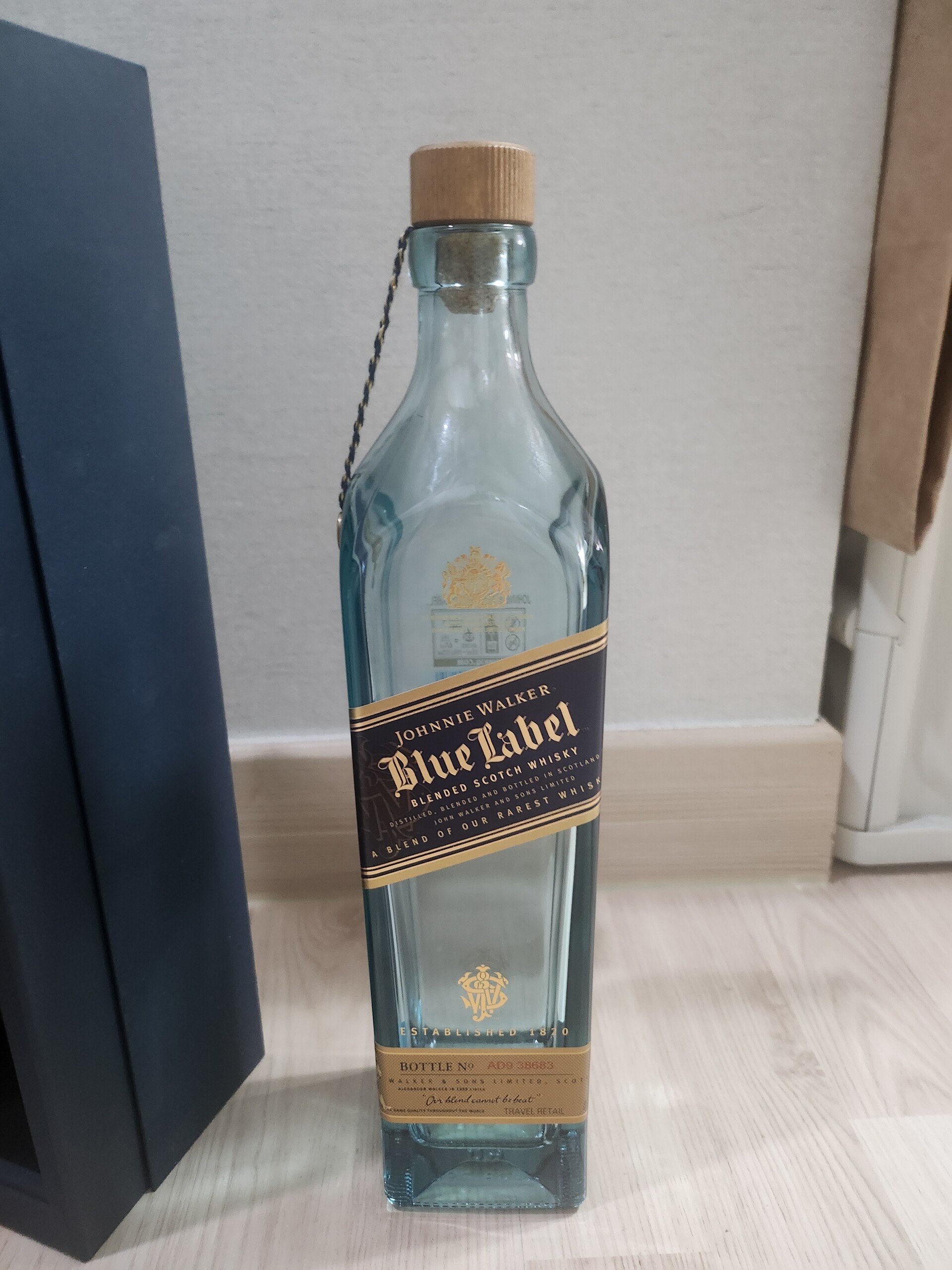 조니워커 블루.. 가격의 험악함을 넘고 살 가치가 있을까용? - MANIA