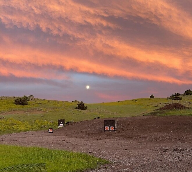 낭만 넘치는 브래디 앨리슨의 양궁 연습장