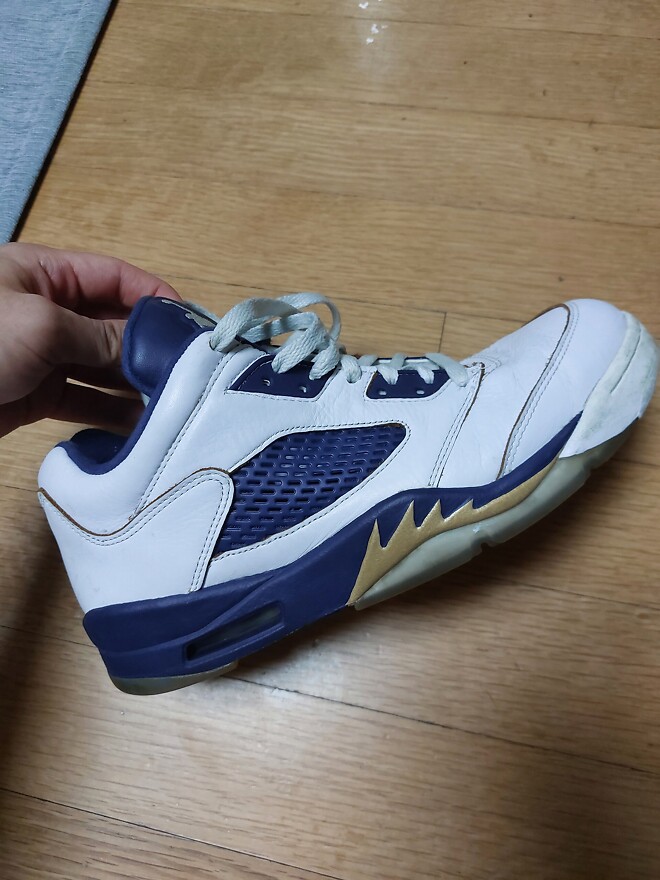 드디어 부상에서 벗어나며... pu중창의 매력과 조던5로우 개조기