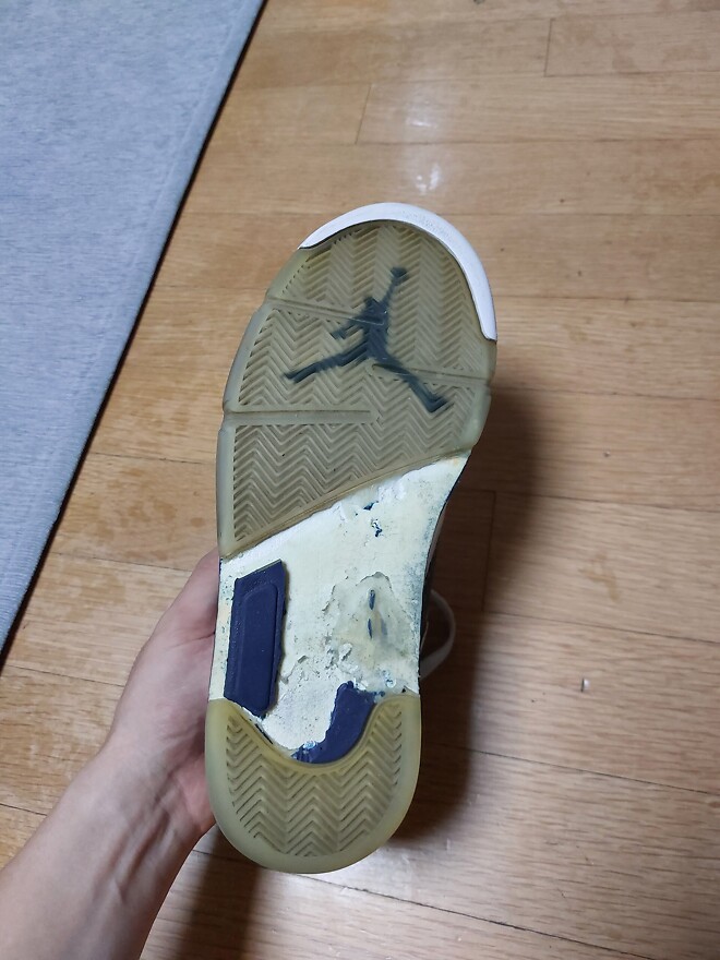 드디어 부상에서 벗어나며... pu중창의 매력과 조던5로우 개조기