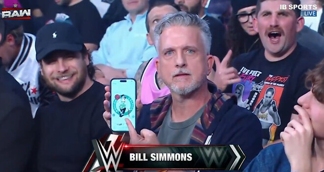 WWE에서 잠깐 나왔던 빌시몬스 기자