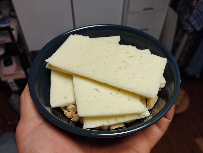 요즘 제일 많이 해먹는 간식 - 치즈땅콩