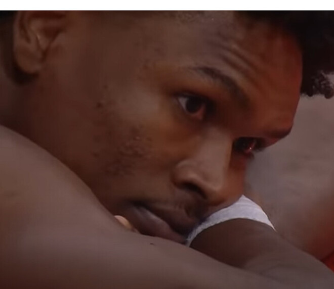 이제보니 아담스가 아멘탐슨을 밀었군요.jpg