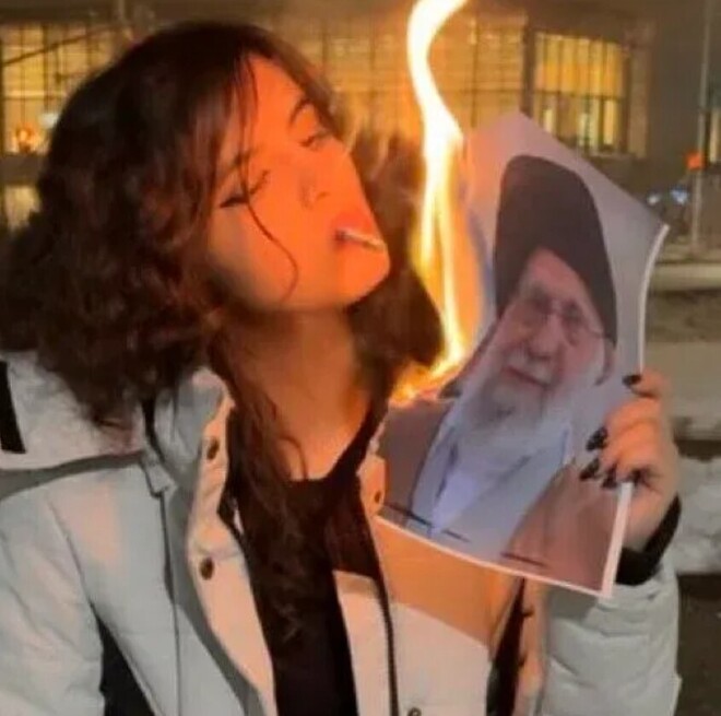 여자+담배+머리카락=사형? ㅡ 죽어도 피운다