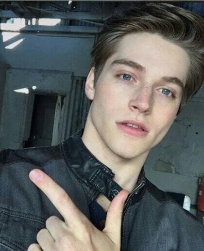 중고거래 하는 미국 존잘남