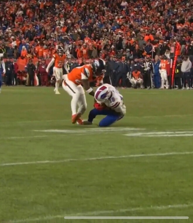 빌스 마지막 쿡스 장면 캐치인것같기도 하네요