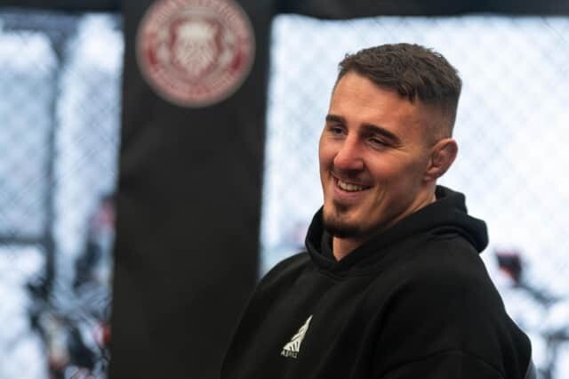 존존스 콜아웃했던 톰아스피날