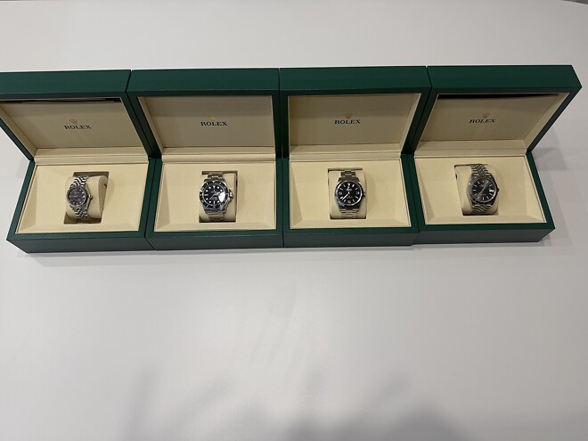 이제 당분간 롤렉스 와는 이별입니다