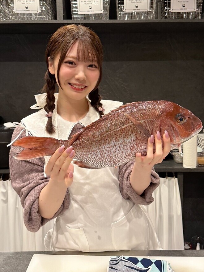 생선 손질하는 AV 배우