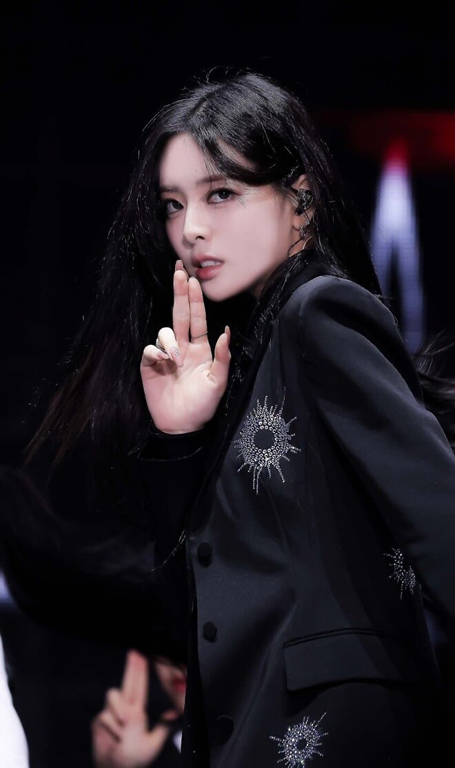 올타임 최애 여자아이돌 4강전 1경기