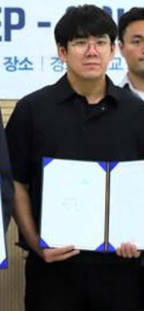 지수 오빠 사진