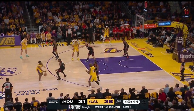 브로니가 볼핸들러 하면 공격이 안되는 이유