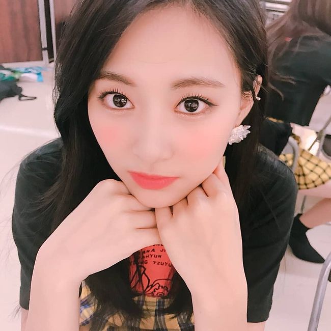 twicetagram_3___Bo6NzvkgTTt___.jpg