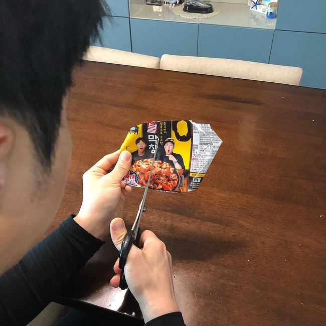 김종국 운동시키는 유세윤 부자.jpg