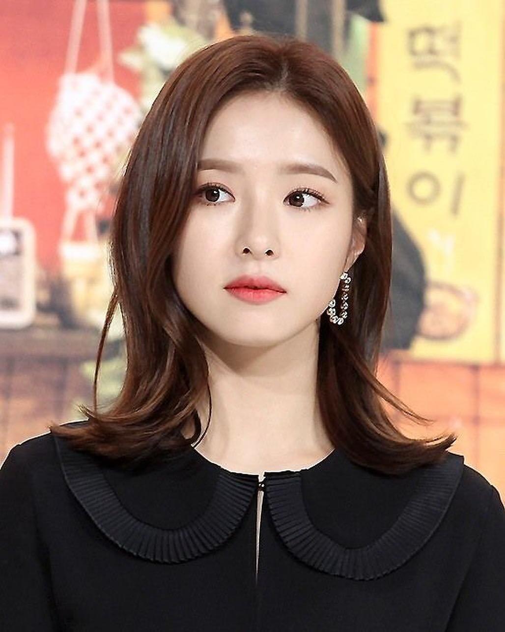 다음 중 가장 좋아하는 90년생 여자연예인은? - MANIA