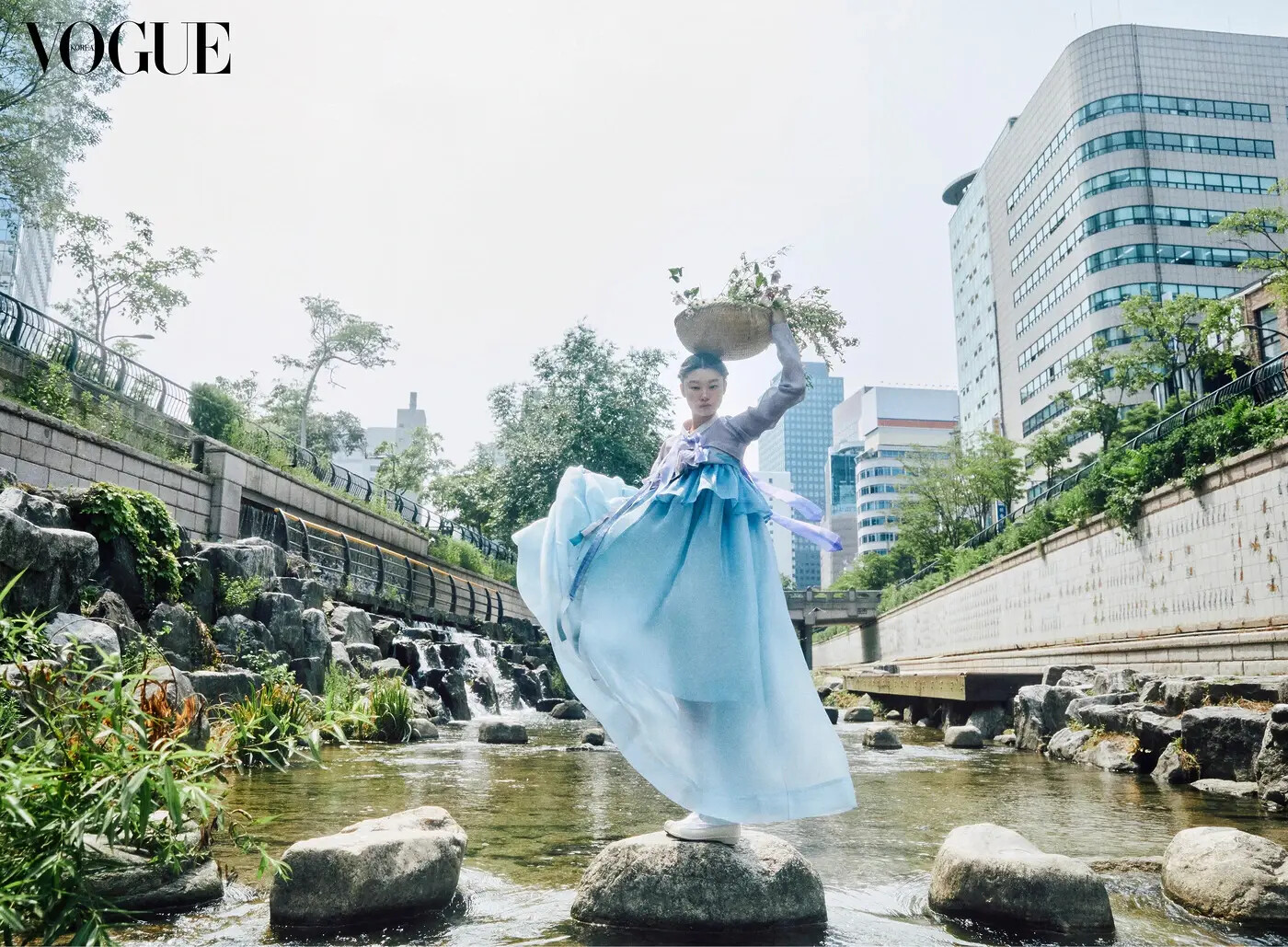 보그 코리아 - 광복 80주년, 한복 화보.jpg - 세리에매니아 자유게시판 게시판
