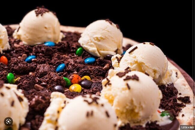 [돈찐 펌] 정통 이태리식 딸기초코 피자.jpg