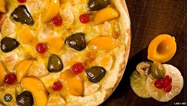 [돈찐 펌] 정통 이태리식 딸기초코 피자.jpg