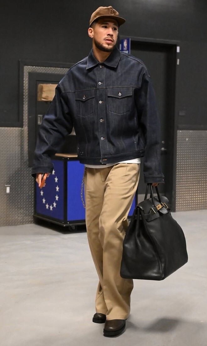 농구 모르는데 데빈 부커 이 사람 옷 예쁘게 잘 입네요 ㄷㄷㄷ