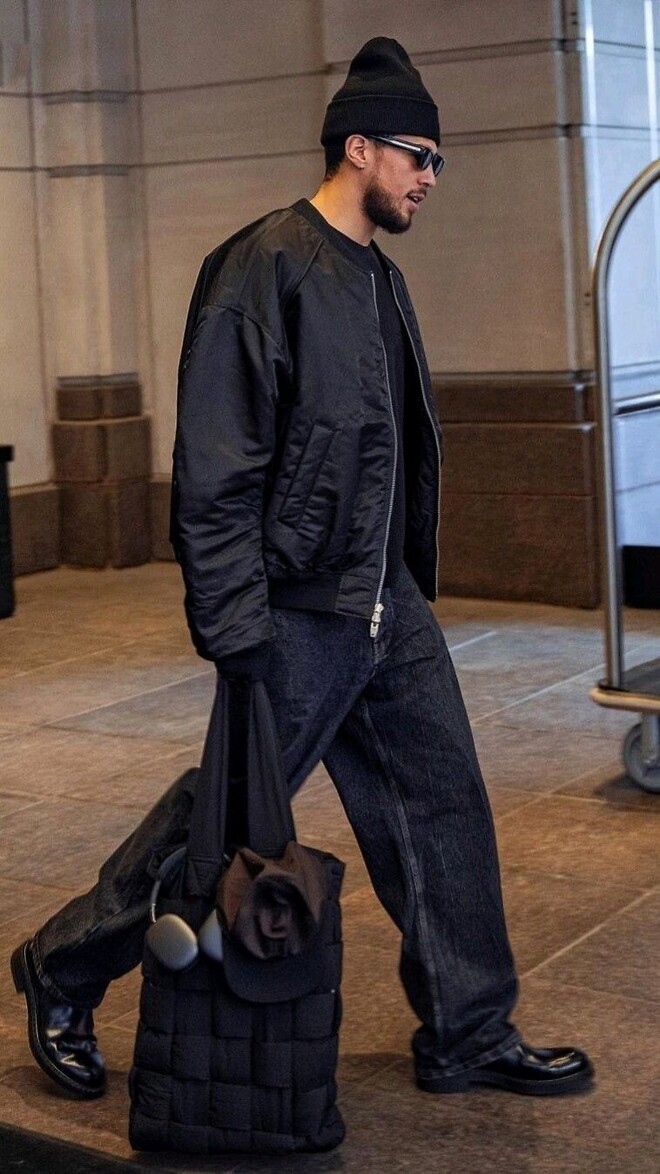 농구 모르는데 데빈 부커 이 사람 옷 예쁘게 잘 입네요 ㄷㄷㄷ