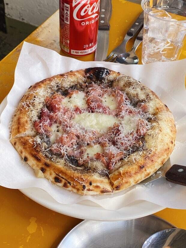 어떤 피자를 먹어야 할지 모르겠네요